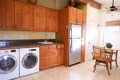 Image de Safe + Clean 1bd/ 1ba surrounded by organic garden