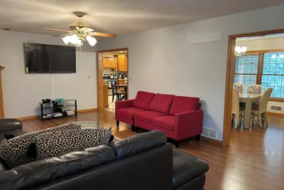 Image de 3 Br Mountain Rambler Home - Abundance of Wildlife and Waterways: Railway origin
