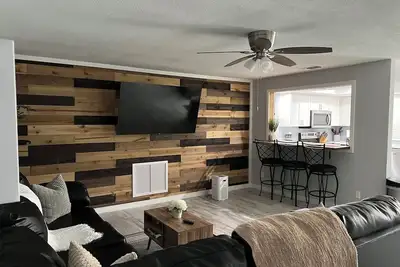 Image de Backyard, washer and dryer, four smart\nTVs°Full Kitchen°free Parking°King
