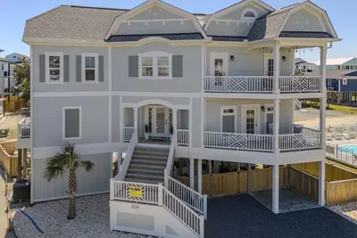 Image de Hobbs Realty - \"Once Upon A Tide\" offers private pool and Intracoastal Waterway Nature Trail