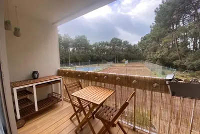 Image de Appartement \"Au Parc De La Grange\" avec piscine partagée et balcon