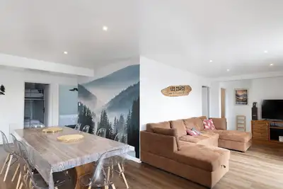 Image de Séjour Montagnard Confortable à Formiguères : 4 Chambres, 9 min de la Station avec Terrasse Privée!