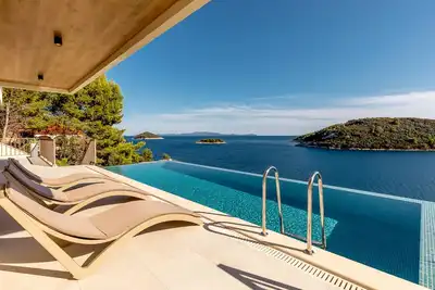 Image de Magnifique maison Ă Blato avec WiFi