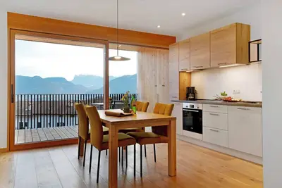 Image de Appartement \"Egarter Weissburgunder\" avec vue sur les montagnes, piscine partagée et Wi-Fi
