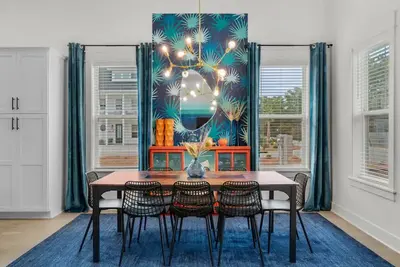 Image de 3 Min To The Beach-Artsy Vibes-2 King suites-7 beds