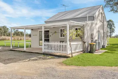 Image de Madigan Cottages | Settlers Cottage
