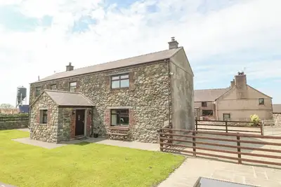 Image de Yr Hen Stabl, family friendly, with open fire in Bontnewydd, Gwynedd