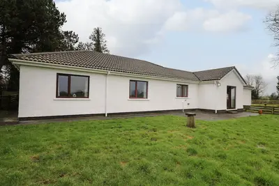 Image de The Oaks, pet friendly, with a garden in St Clears
