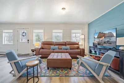 Image de The Deckhouse-Lake access, New!