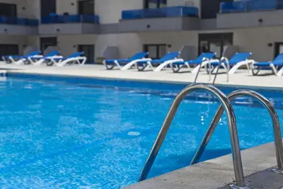 Image de Appartement rénové près de la plage avec piscine, climatisation et Wi-Fi - Castell-Platja d'Aro