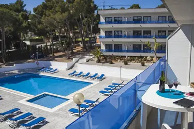 Image de Appartement moderne à 150m de la plage, piscine, clim, WiFi, parking, proche centre à Castell-Platja d'Aro