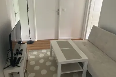 Image de Appartement avec 2 chambres salon cuisine sdb.