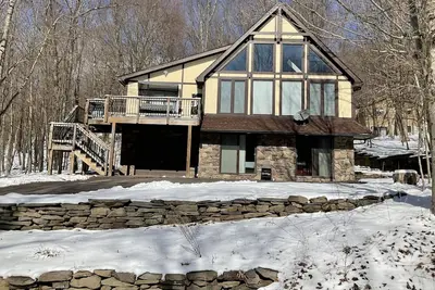 Image de Home in amenity filled Hideout community with hot tub, fire pit, theater room!