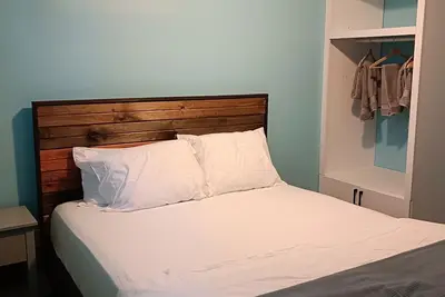 Image de Airport Oasis: Cozy Retreat & Amenities