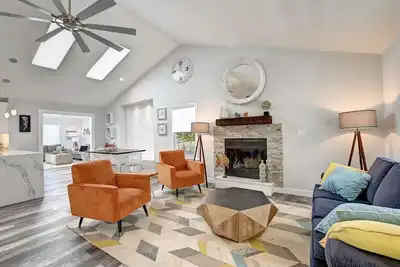 Image de Beautifully Renovated 3 Bedroom Home in Clearwater Community! Wifi, Community Pool, Tennis Court, and 2 miles to the beach!
