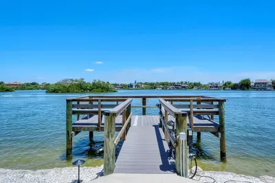 Image de Direct Intercoastal Views At Your Footsteps!