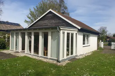 Image de Bungalow Sonnenfreiheit Rust en Ruimte met een Heerlijk Uitzicht. Heerlijke