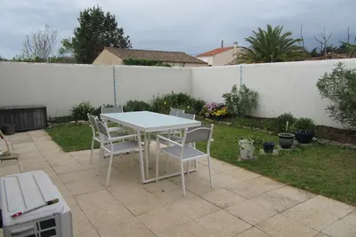 Image de Maison de Plain-pied Dans Résidence Calme à Oléron. Chien bien élevé accepté.
