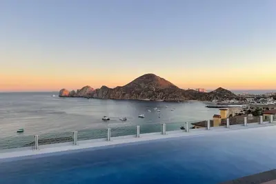 Image de Celebrate New Years! 3 Br Suite on Medano Beach & Steps from the Heart of Cabo
