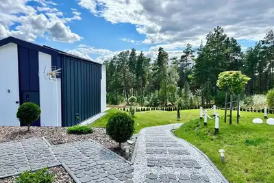 Image de Nagelneues Luxus Ferienhaus am See, Ostseeküste Polen, Polen, Pommern, kaschubei