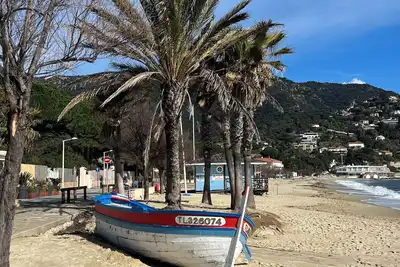Image de Appartement provençal à 300m de la plage de saint clair