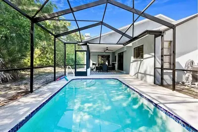 Image de Hudson retreat, 3 Bedroom Pool Home!