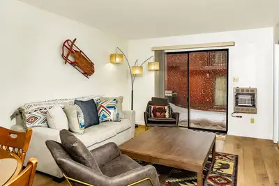 Image de Cozy & quiet condo + Close to resort base!