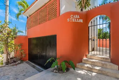 Image de Modern, Spacious, Salt Pool, Walk to town center
