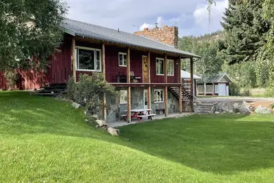 Image de New Listing! ! ! 4 Br 2 Bath- Private Retreat Sleeps 12! ! ! Large Boat parking!