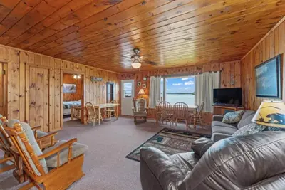 Image de Tb1 Thunder Bay Resort Cabin 1