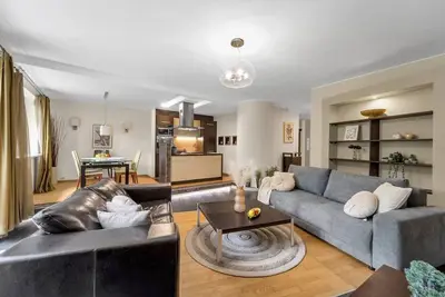90m2 Prestige Suite - Parking & Jacuzzi & AirCon by Rentujemy
