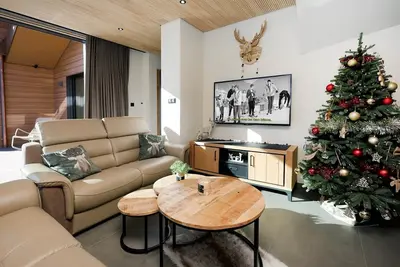 Image de Chalet mitoyen neuf 10/12 pers - Vue station et pistes - 2 terrasses/balcon