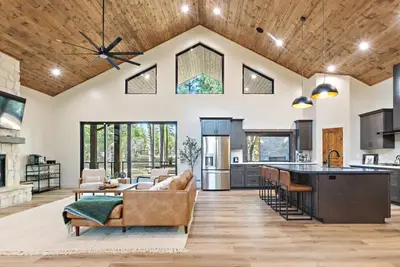 Image de Hidden Pond Retreat | Peaceful Mountain Getaway