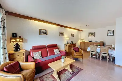 Appartement 2p avec Balcon au Centre de Combloux, Parking, Wifi, Proche Commodités