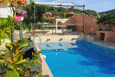 Image de Studio Malou Piscine Bandol 2 Personnes Proche Mer