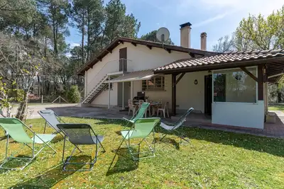 Image de Maison landaise rénovée, 6 pers: proche lac, plage, surf, jardin, terrasse, vélos et ménage inclus