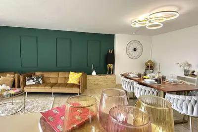 Image de Exquisites Apartment mit Sonniger Terrasse und Wunderschönem Ausblick
