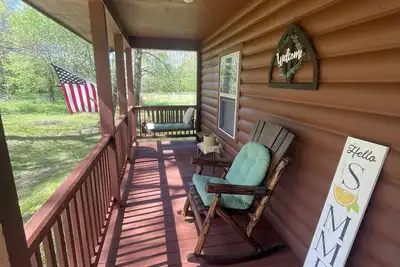 Image de Peaceful cabin steps away from the creek, convenient access to Atv trails!