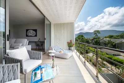 Image de A new 4-bedroom villa in a complex with a beach
