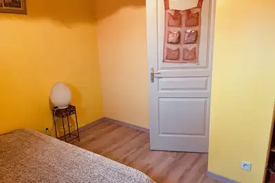 Image de Etage de 60m2 à votre entière disposition, comprenant 3 chambres, 1 sdb, Wc