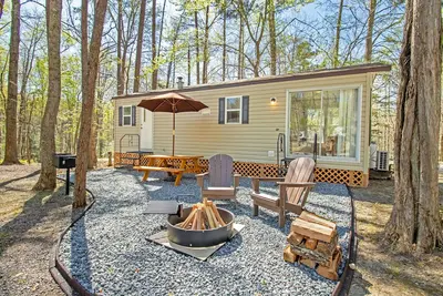 Image de Lake Access, Resort Amenities, Firepit!