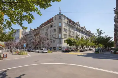 Image de Urban Oasis with Queen Bed and City View (Be-19)