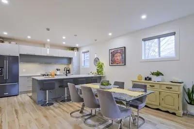 Image de Casa Feliz - Across from the beach w/ Hot Tub