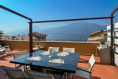 Image de Casa Martina - Attico con Terrazzo in Splendida Vista Lago