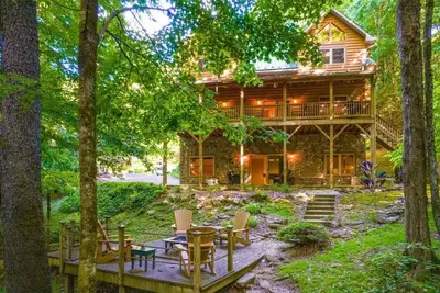 Image de Valley Creek Retreat/Fireplace/Hot Tub/Creekside/Fire Pit/Arcade- Sleeps 8