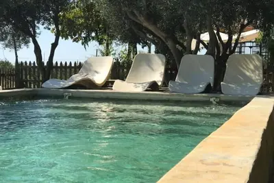 Image de Mas de charme avec piscine Ă Beaucaire