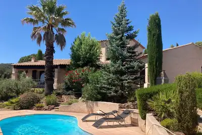 Image de Nice Villa, quiet, swimming pool and garden not overlooked near lake and beaches