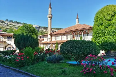Image de Easy for the airport, surrounded by greenery