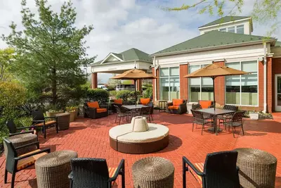 Image de Convenient Location w\/ Free Parking & Fitness Center, Minutes to Roosevelt Park