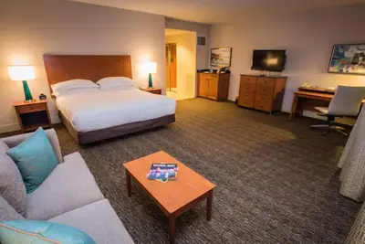 Image de Couples Retreat | Modern Amenities & Waterfront Views